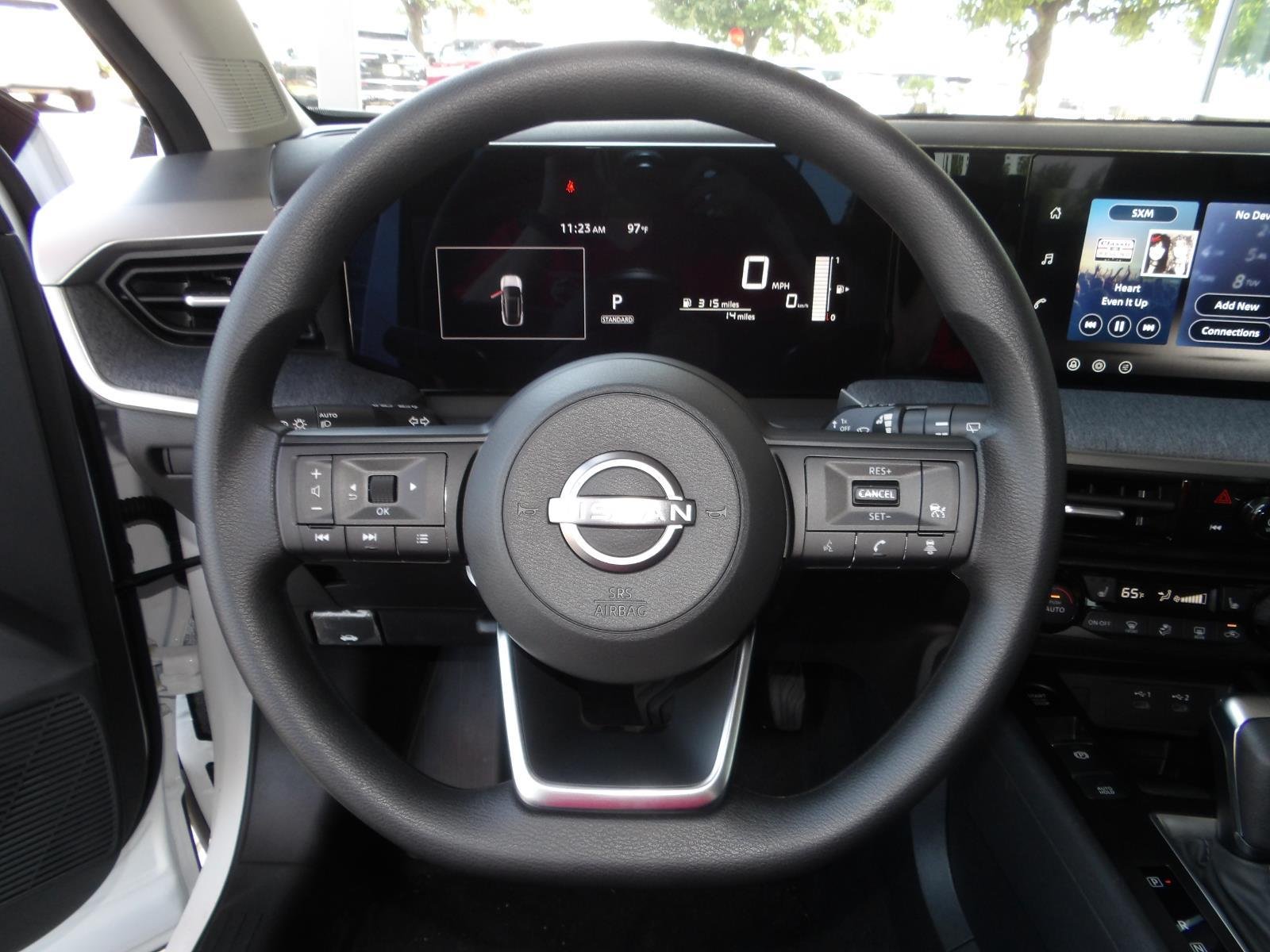 New 2026 Aspen White TriCoat / Super Black Two-tone Nissan SV image 27