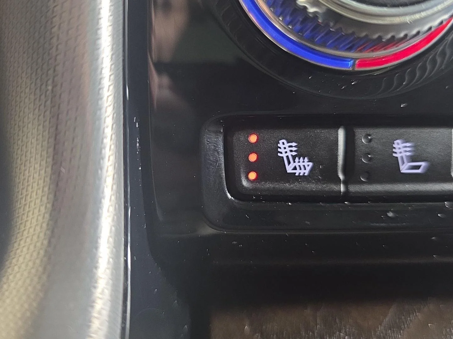 Used 2024 White Frost Tricoat GMC Denali image 25