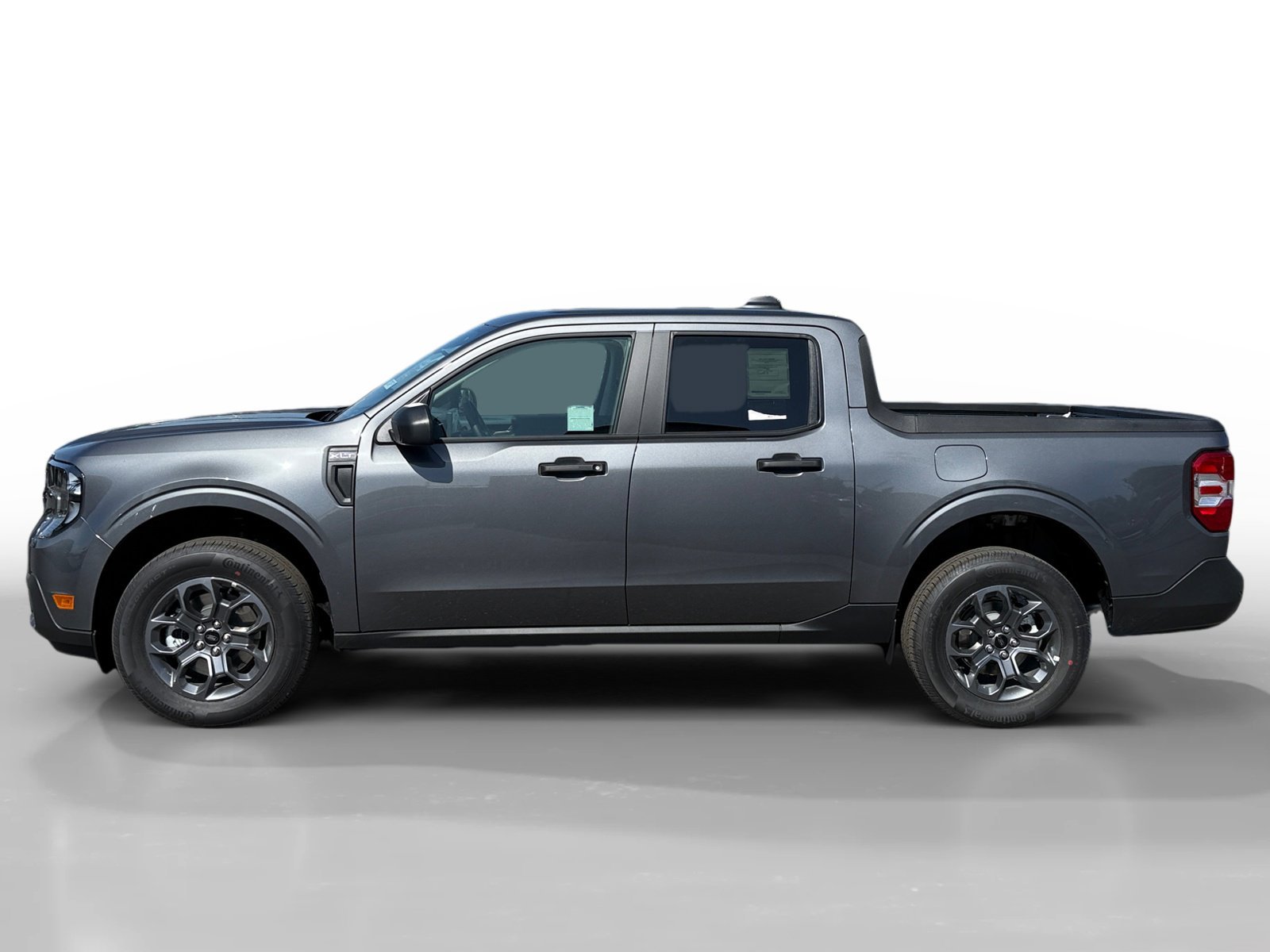 New 2026 Carbonized Gray Metallic Ford XLT image 2