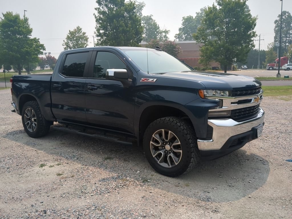 Used 2022 Blue Chevrolet LT image 3