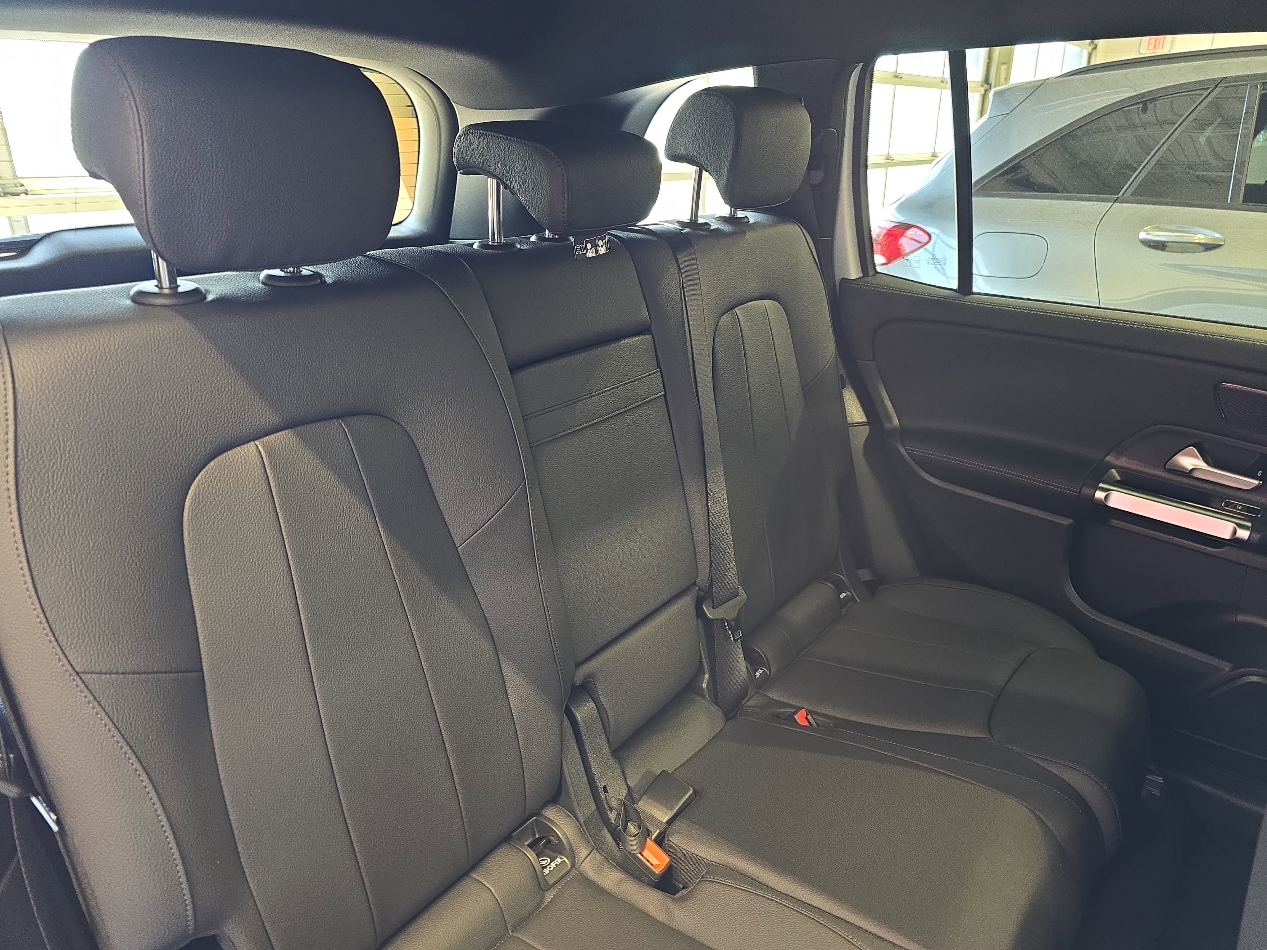 New 2026 Polar White Mercedes-Benz GLB250 image 12