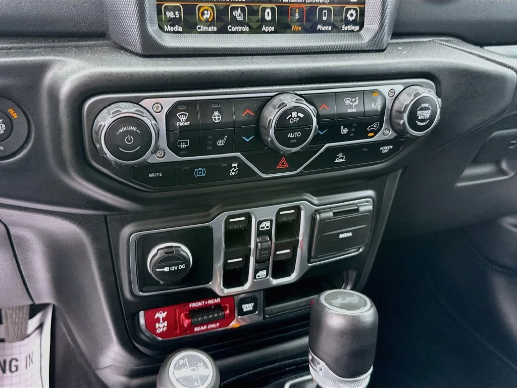 Used 2023 White Jeep Rubicon 4xe image 17