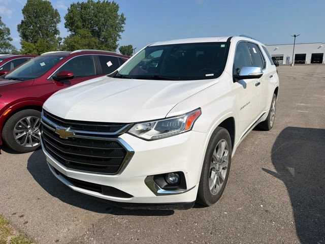 Used 2021 IRIDESCENT PEARL TRICOAT Chevrolet Premier image 2