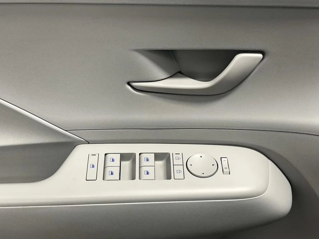Used 2024 Mirage Green Hyundai SEL FWD 1 OWNER image 16