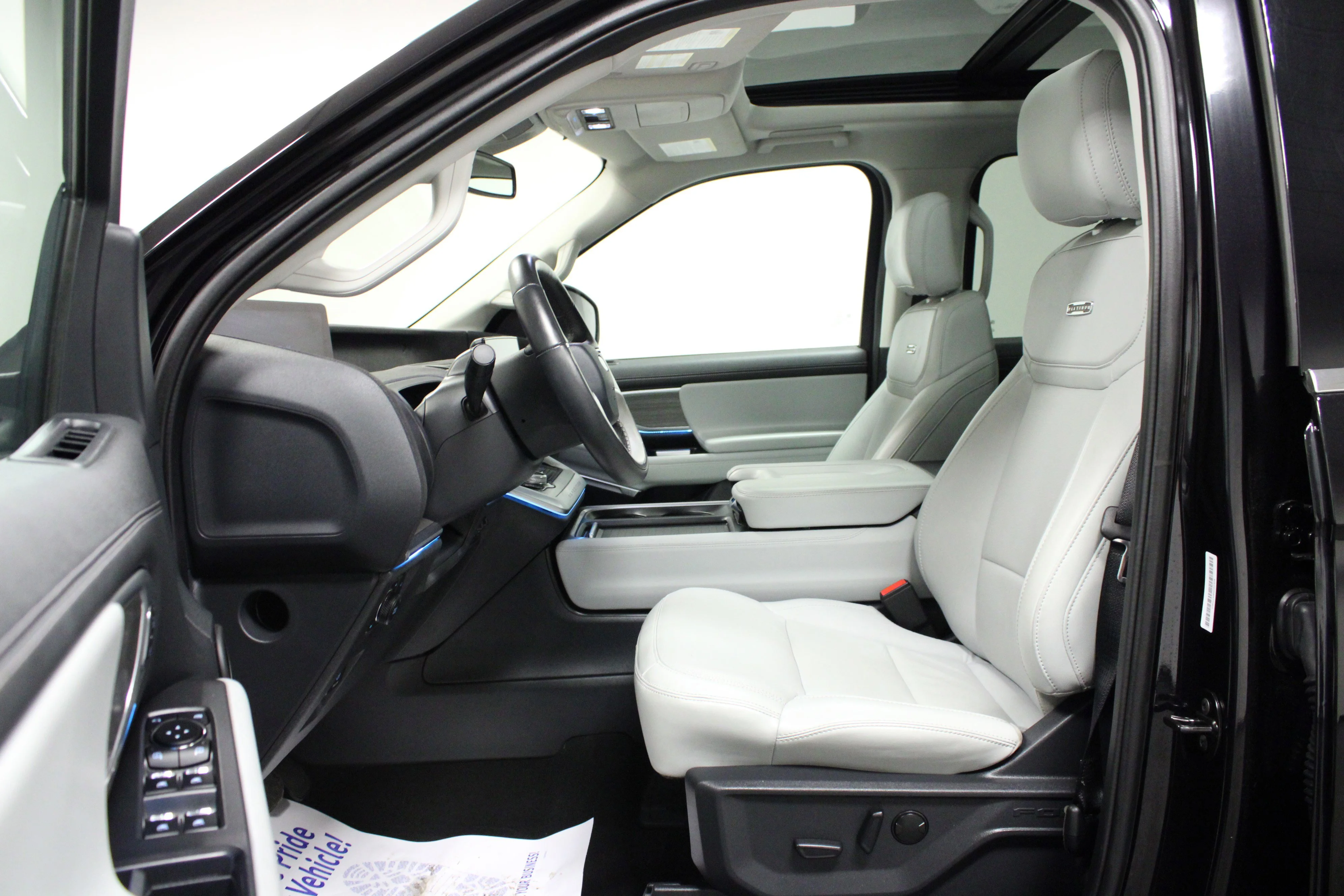Used 2025 Black Metallic Ford Platinum image 12