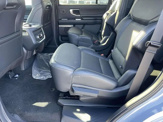 New 2026 Gray Ford Platinum image 9