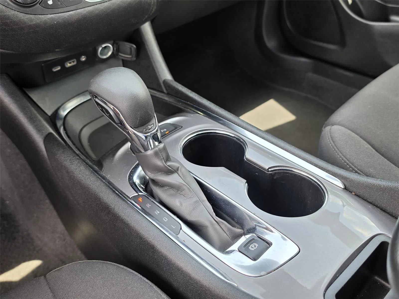 Used 2024 Sterling Gray Metallic Chevrolet LT image 23