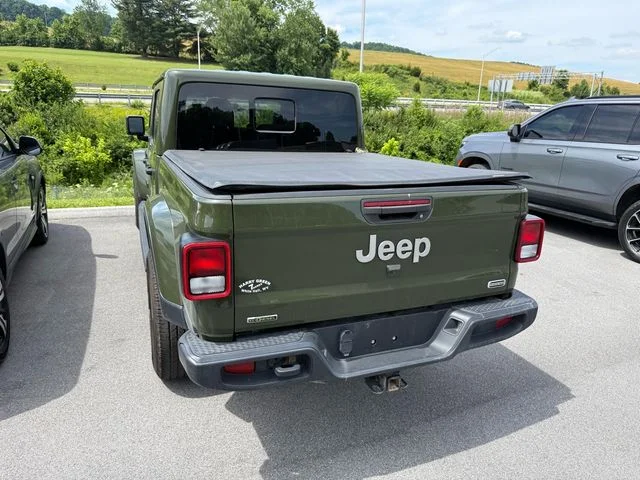 Used 2022 Green Jeep Overland image 18