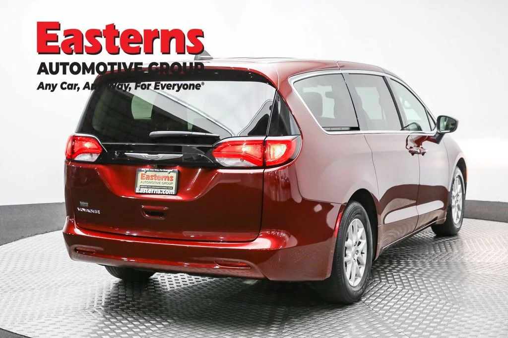 Used 2023 Red Chrysler LX image 5