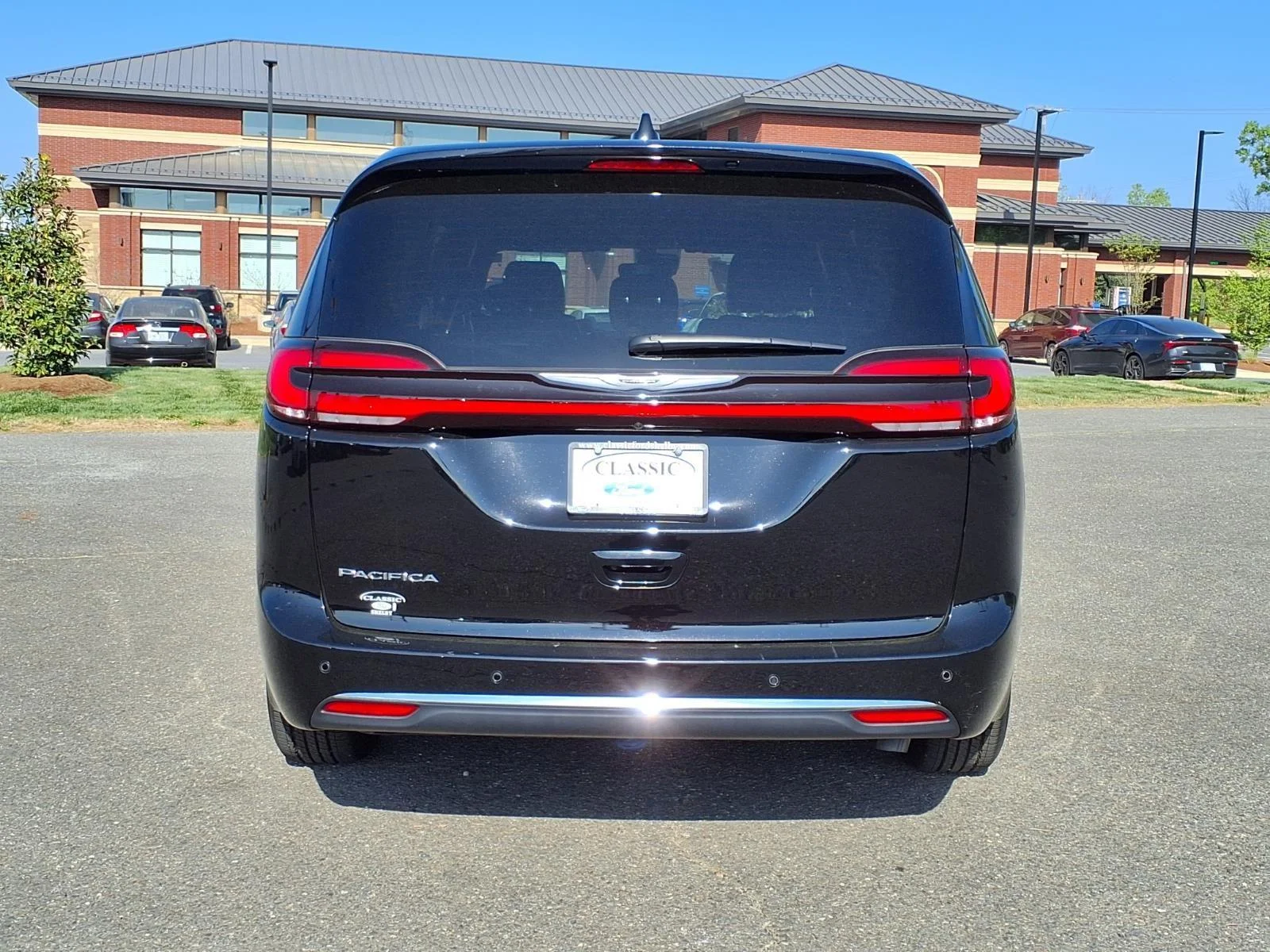 Used 2025 Diamond Black Crystal Pearlcoat Chrysler Select image 10