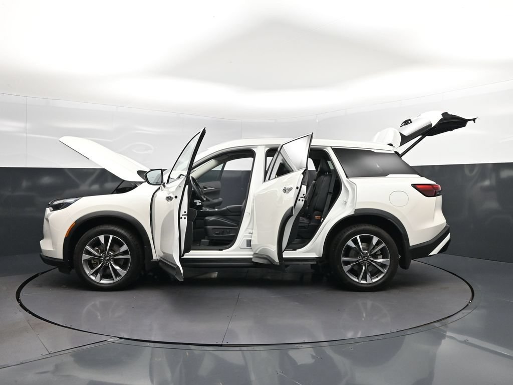 Certified Used 2023 White INFINITI LUXE image 48