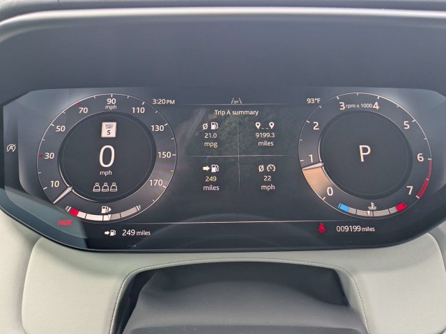 Used 2024 Gray Land Rover Dynamic SE image 28