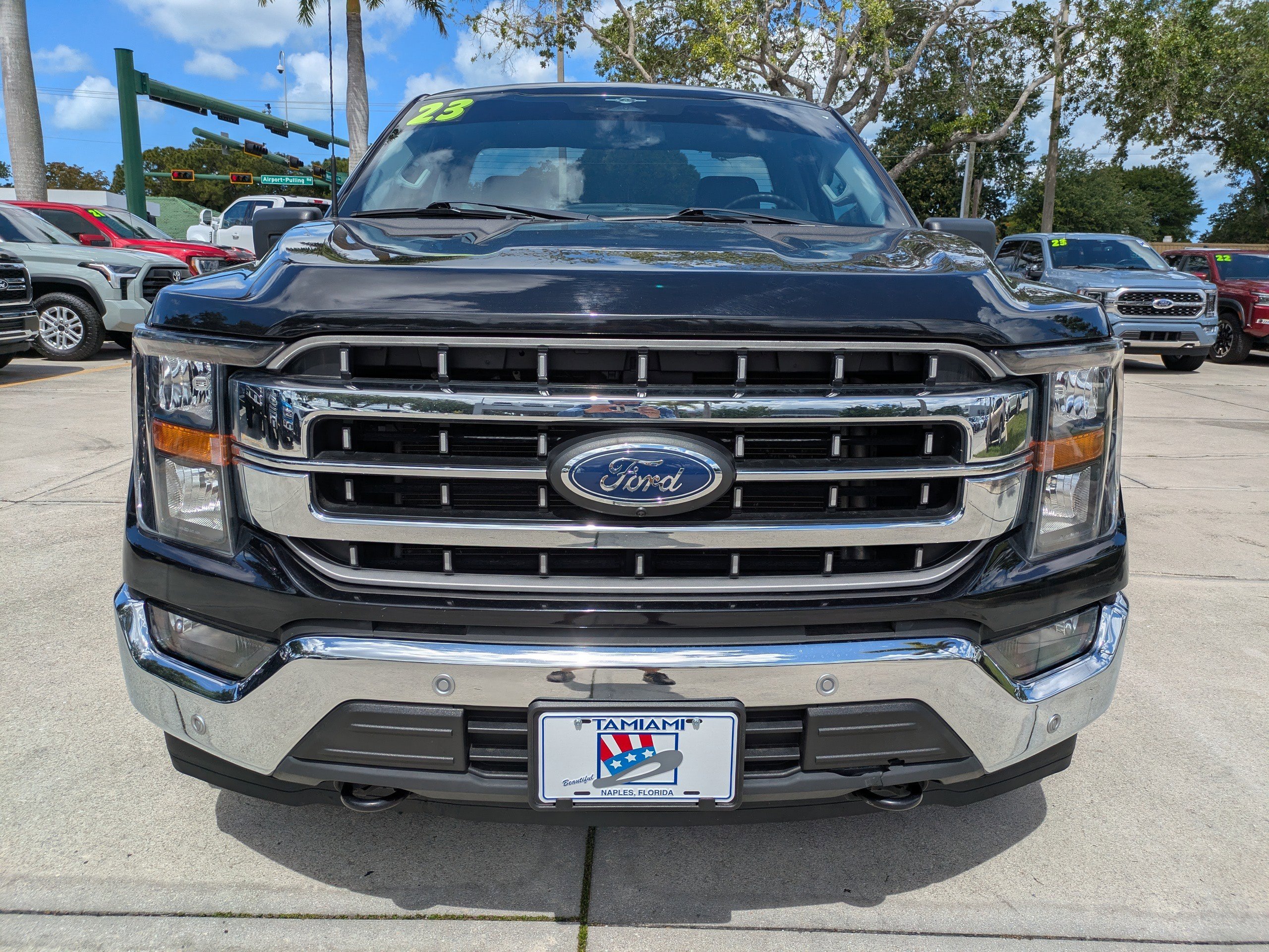 Used 2023 Black Metallic Ford XLT image 8