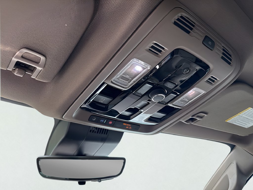 2026 GMC Yukon Denali - Photo 17