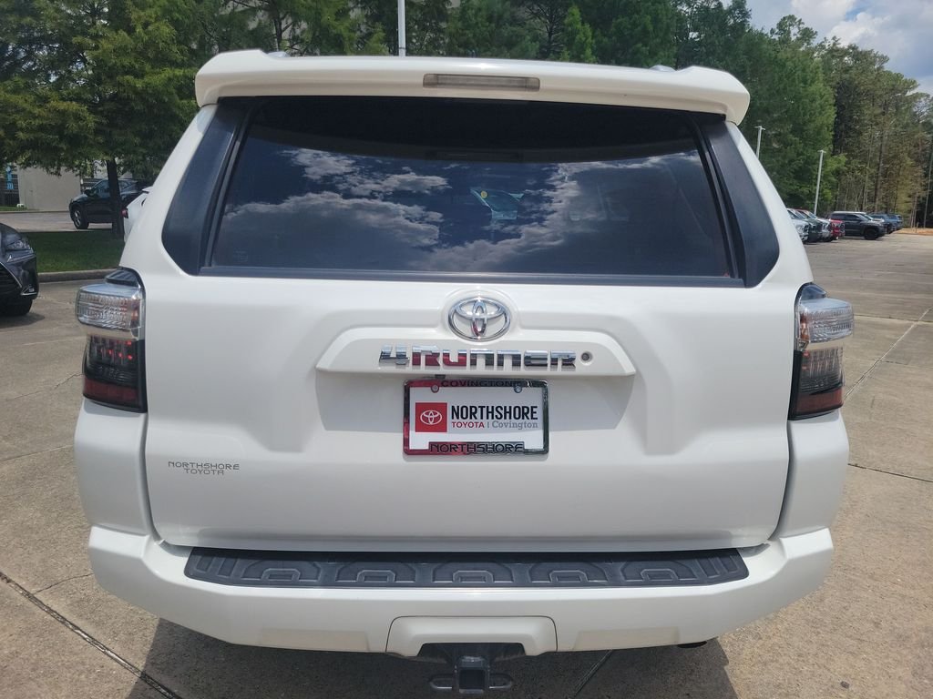 Used 2017 White Toyota SR5 Premium image 5
