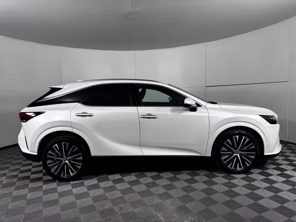 Used 2024 Eminent White Pearl Lexus 350 Premium Plus image 18