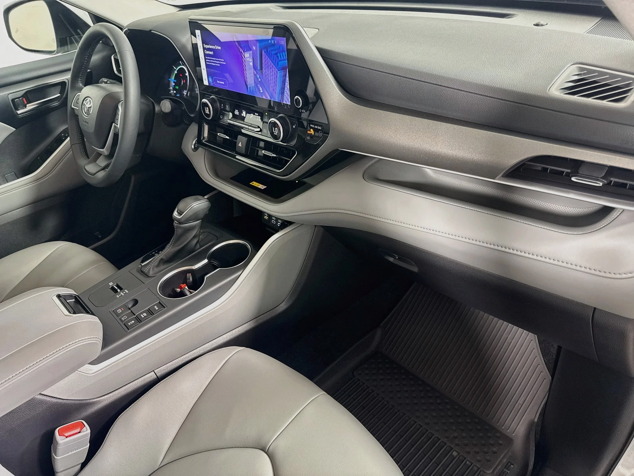 Used 2025 Celestial Silver Metallic Toyota Hybrid XLE image 31