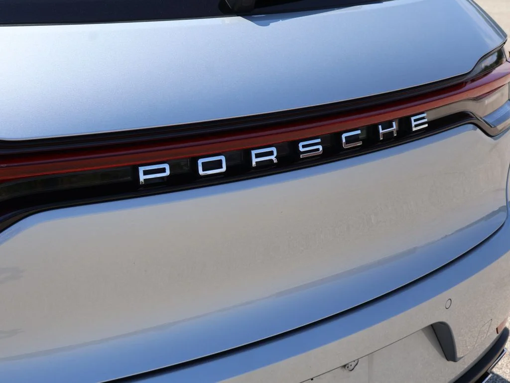 Used 2020 Dolomite Silver Metallic Porsche Turbo image 6