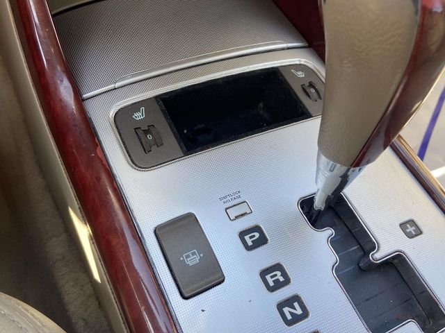 Used 2008 White Hyundai Limited image 20