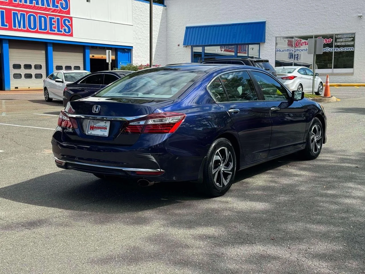 Used 2017 Deep Blue Opal Metallic Honda LX image 7