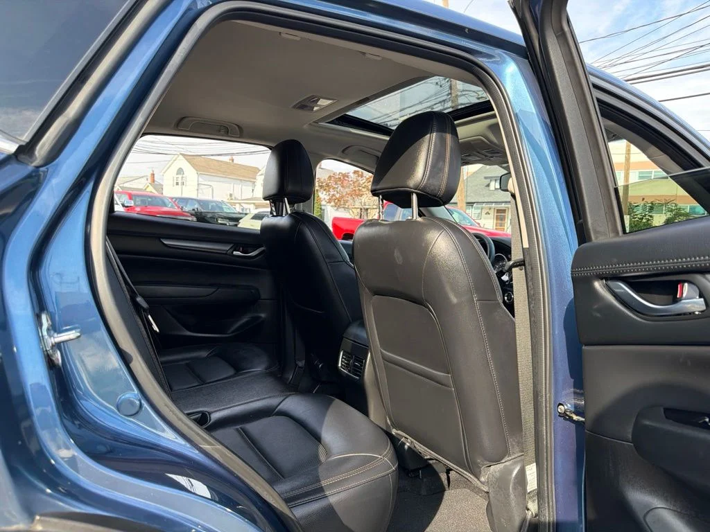 2023 Mazda CX-5 S Preferred package - Photo 19