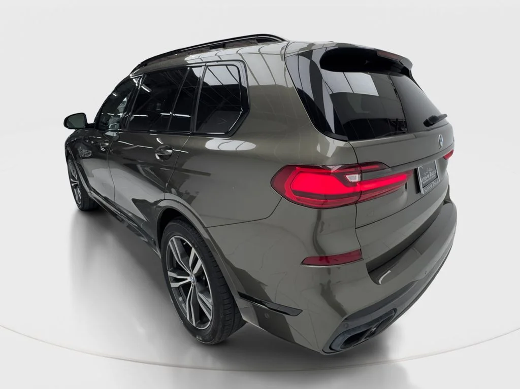Used 2022 Green BMW xDrive40i image 10
