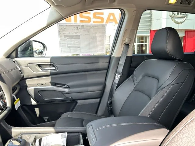 New 2026 Everest White Pearl TriCoat Nissan SL image 32