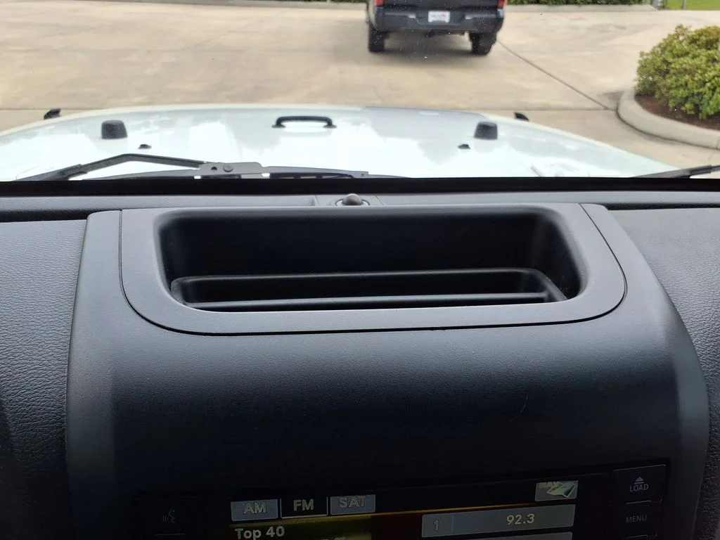 Used 2016 White Jeep Unlimited Sahara image 27