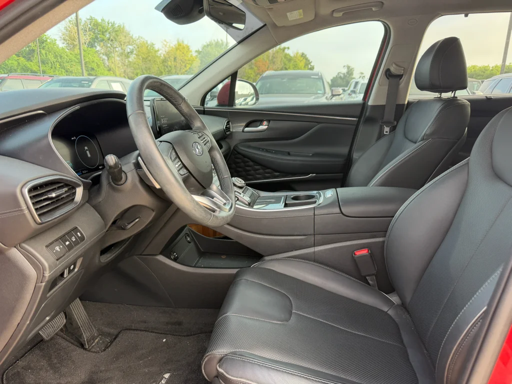 Used 2023 Calypso Red Hyundai Limited image 10