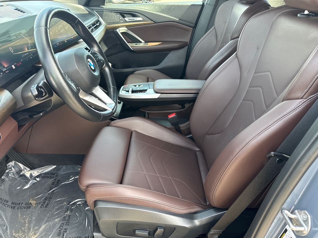 Used 2023 Gray BMW xDrive28i image 22