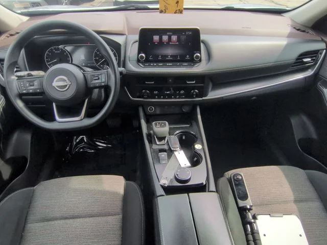 Used 2023 Silver Nissan SV image 25