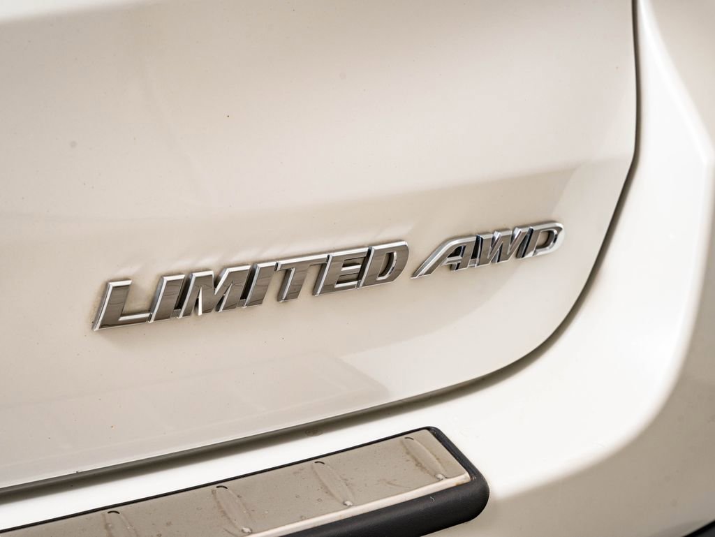 Used 2017 Blizzard Pearl Toyota Limited image 17