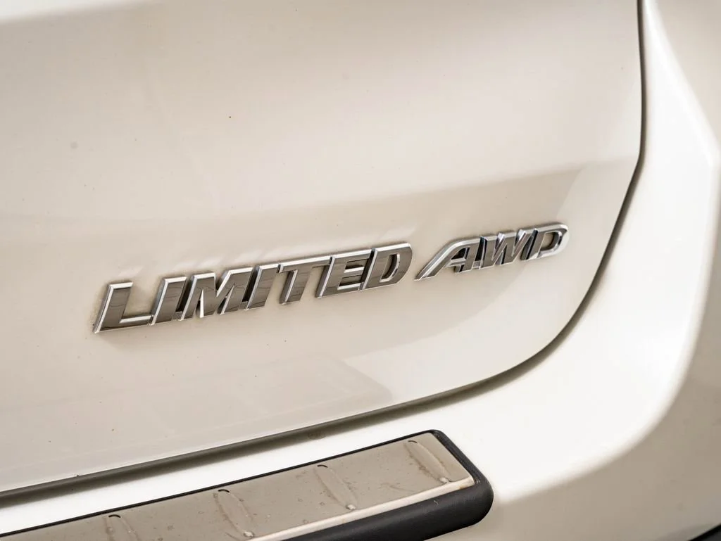 Used 2017 Blizzard Pearl Toyota Limited image 17