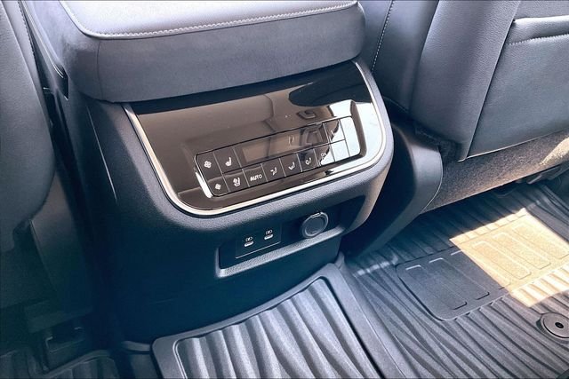 New 2027 RADIANT WHITE INFINITI LUXE image 31