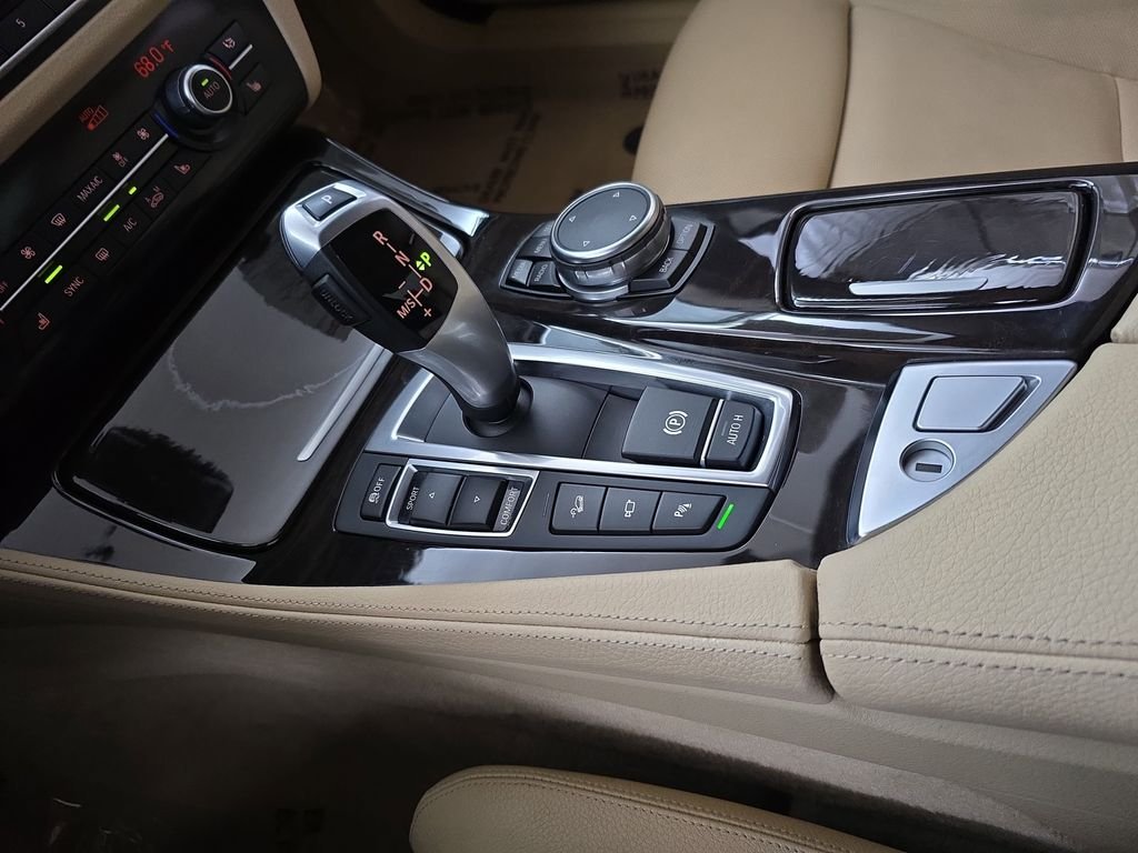 Used 2015 Jatoba Brown Metallic BMW 528i xDrive image 26