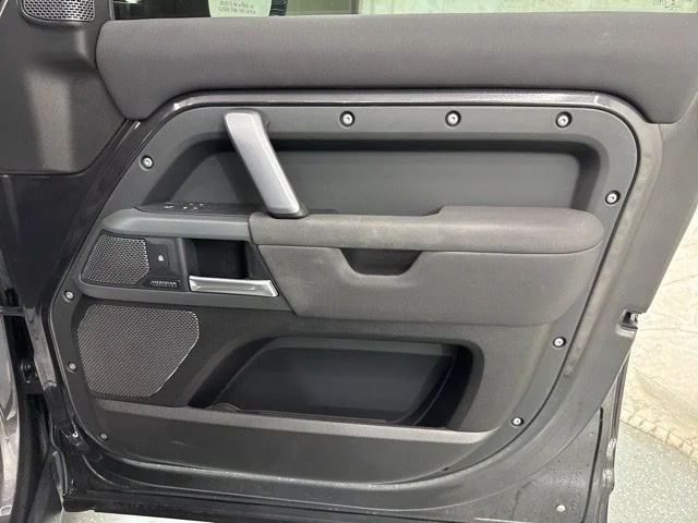 2023 Land Rover Defender X-Dynamic SE - Photo 14
