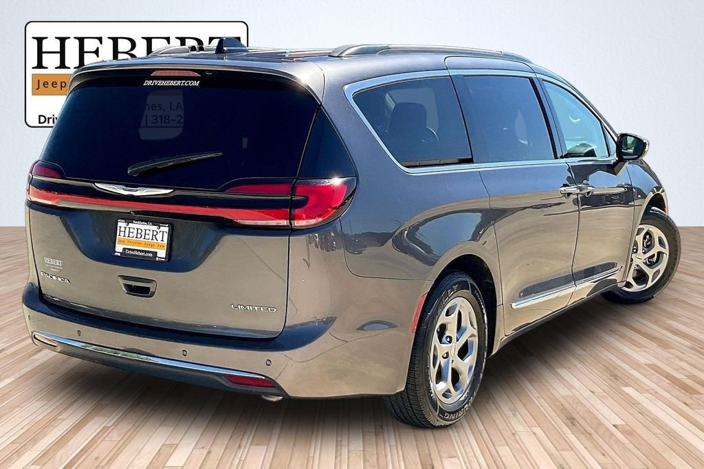 Used 2023 Gray Chrysler Limited image 12