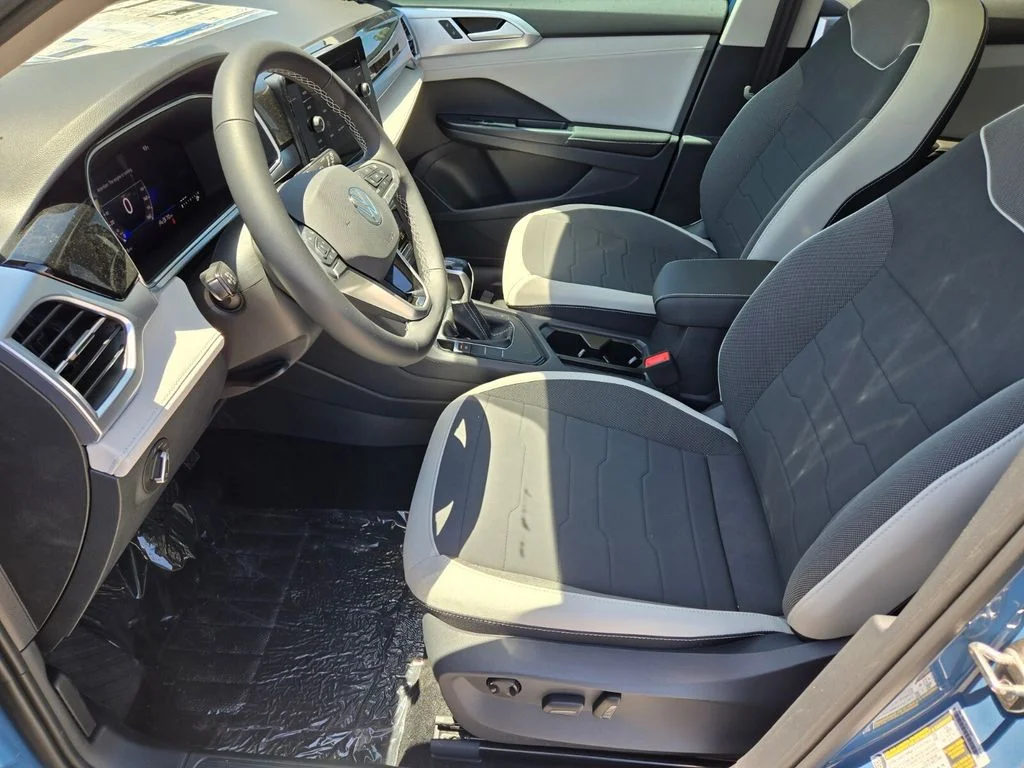New 2026 Blue Volkswagen 1.5T SE image 6