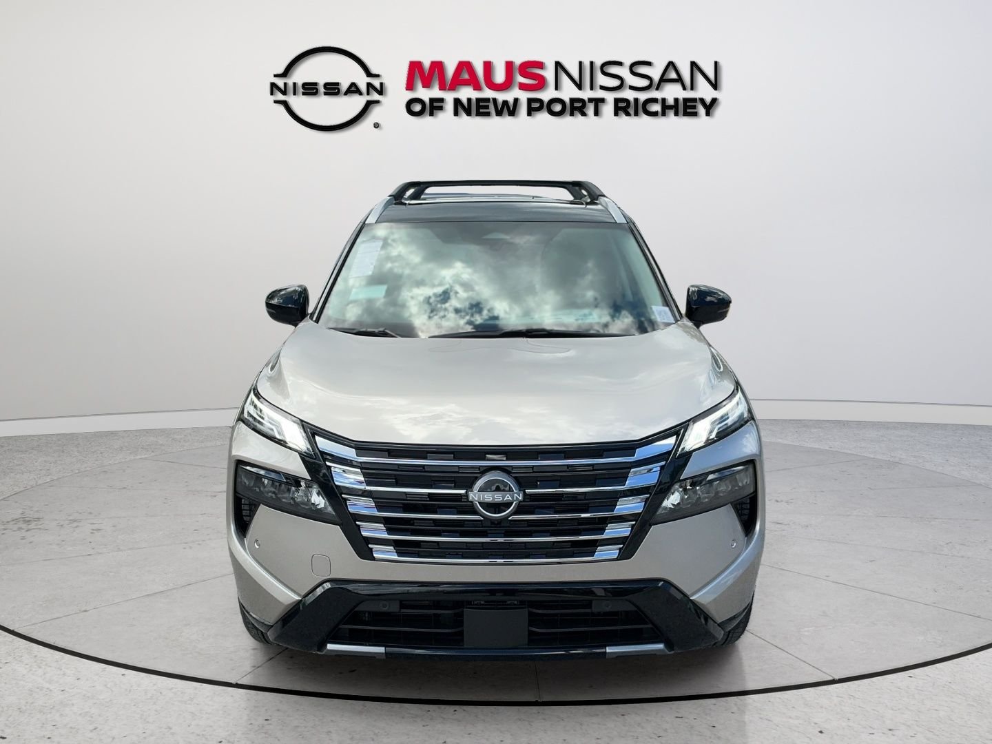 New 2026 Silver Nissan Platinum image 3