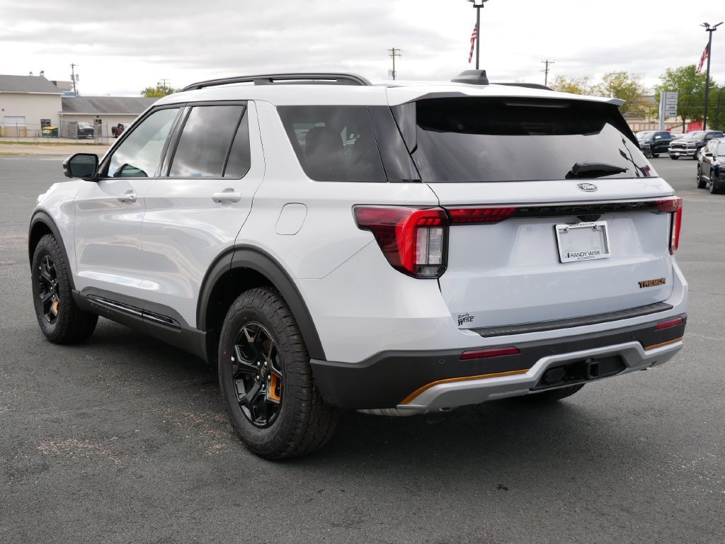 New 2026 Space White Metallic Ford Tremor® image 6