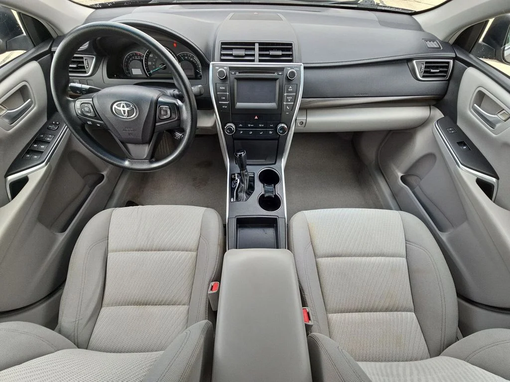Used 2015 Gray Toyota LE image 32