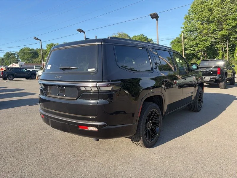 New 2026 High Gloss Black Exterior Paint Jeep Limited Reserve image 3