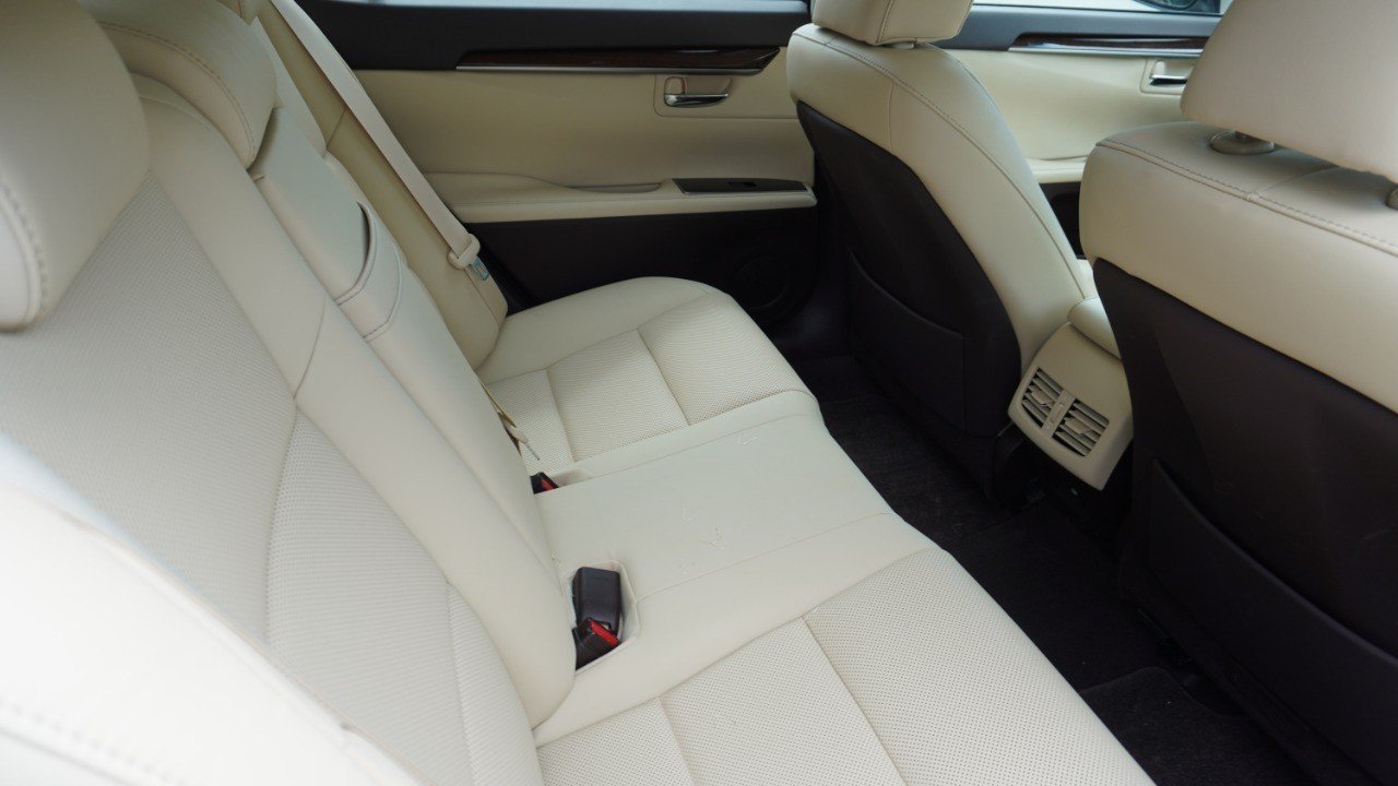 Used 2018 Beige Lexus ES 350 image 12