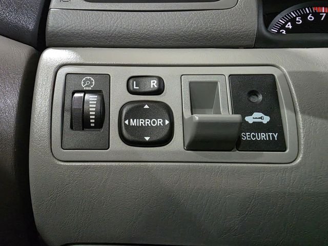 Used 2007 Green Toyota CE image 18