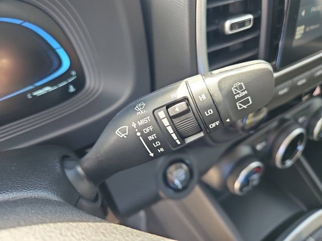 2025 Hyundai Venue SEL - Photo 21