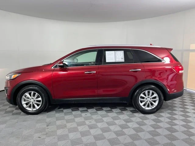 Used 2018 Red Kia LX image 3