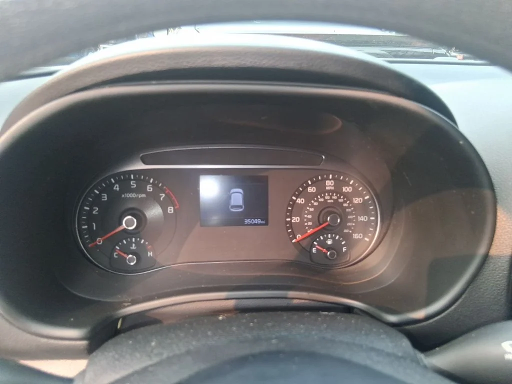 Used 2022 Red Kia LX image 7