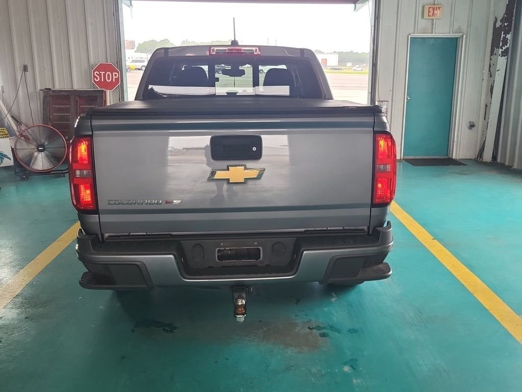 Used 2018 Gray Chevrolet Z71 image 4