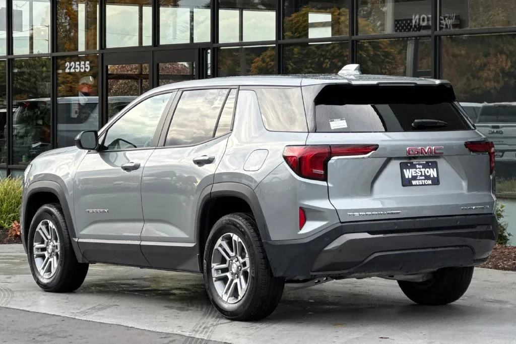 Used 2026 Sterling Metallic GMC Elevation image 6