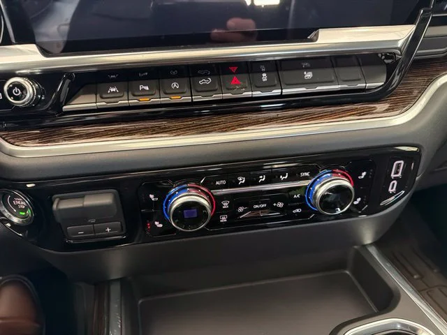 New 2026 Summit White GMC Elevation image 39